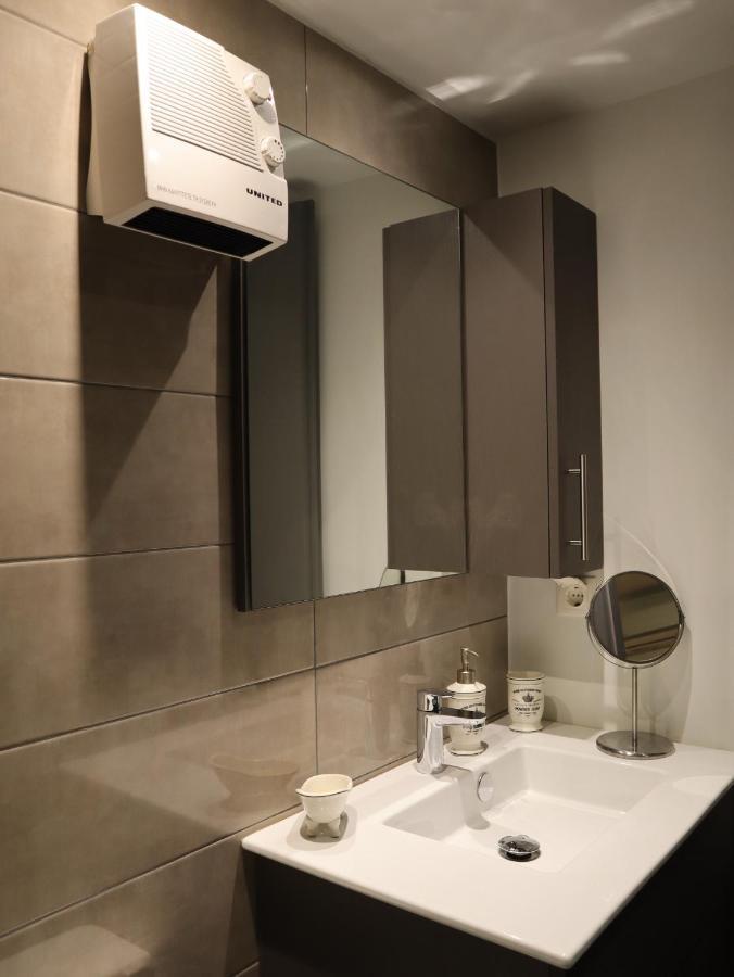 Nefeli Apartment เอเธนส์ ภายนอก รูปภาพ