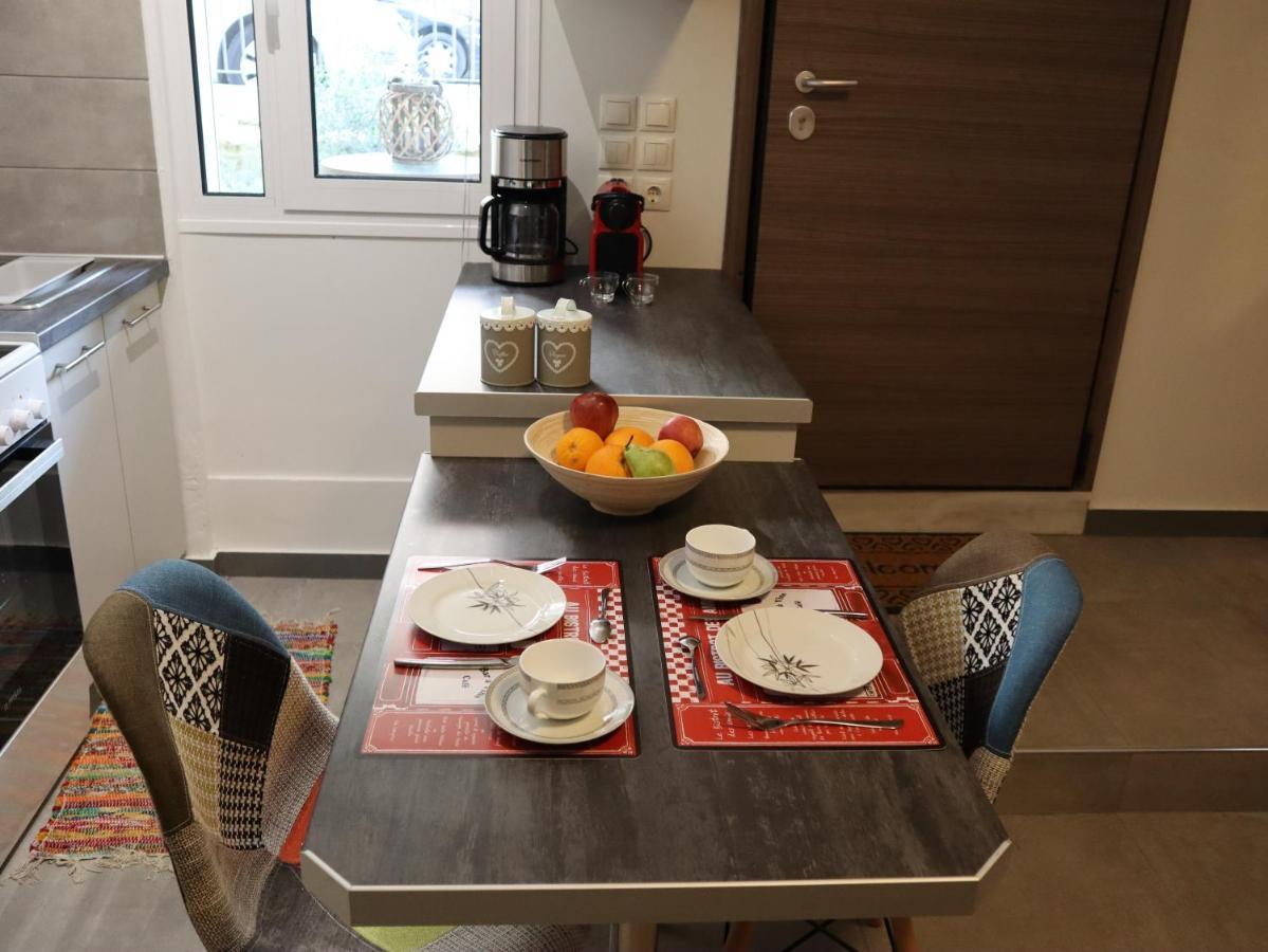 Nefeli Apartment เอเธนส์ ภายนอก รูปภาพ