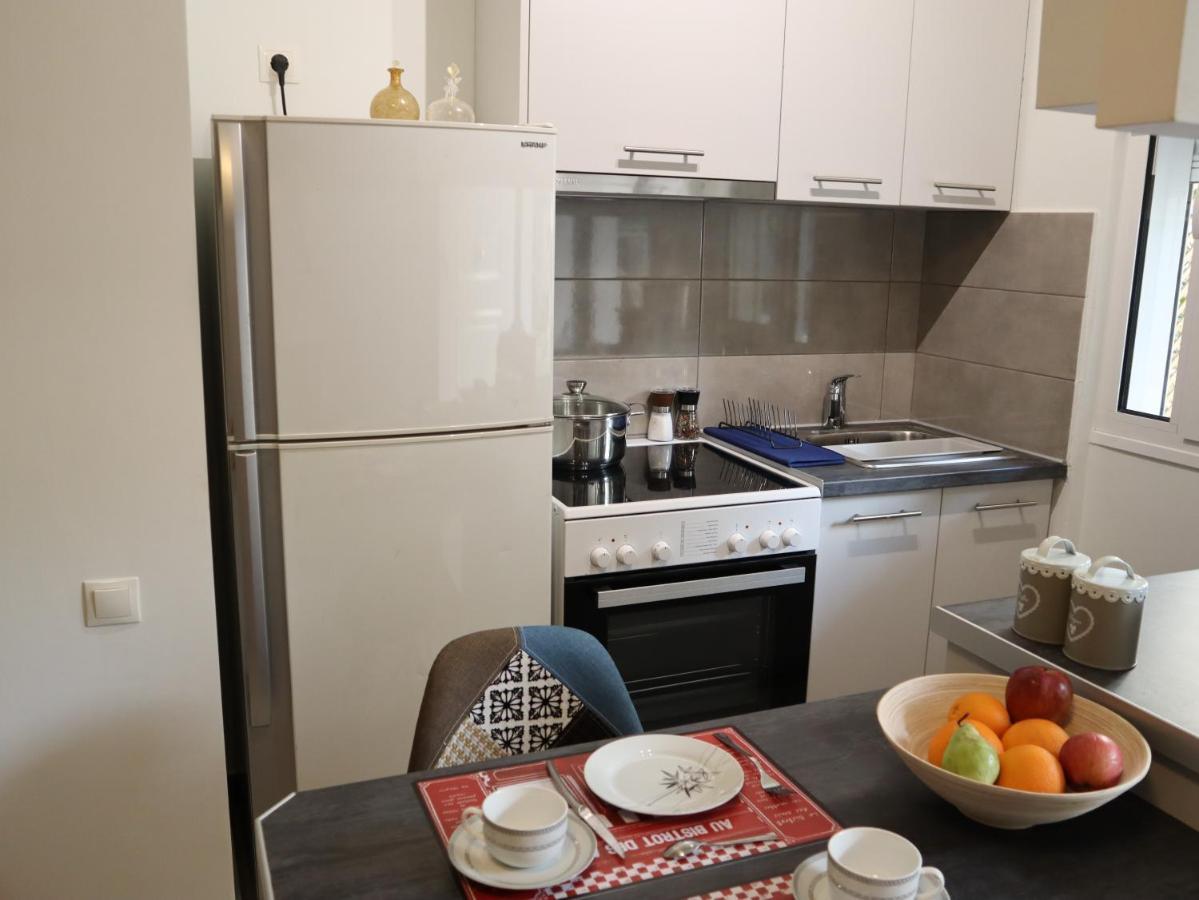 Nefeli Apartment เอเธนส์ ภายนอก รูปภาพ