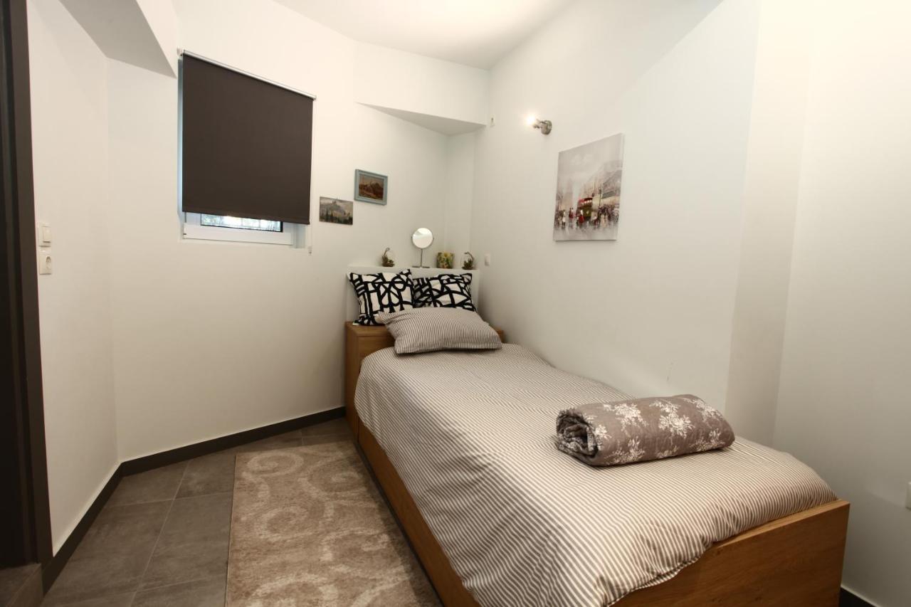 Nefeli Apartment เอเธนส์ ภายนอก รูปภาพ